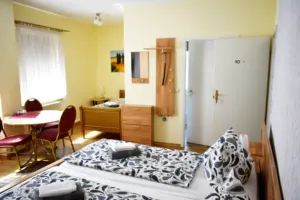 Fünfbettzimmer der Pension am Schloss